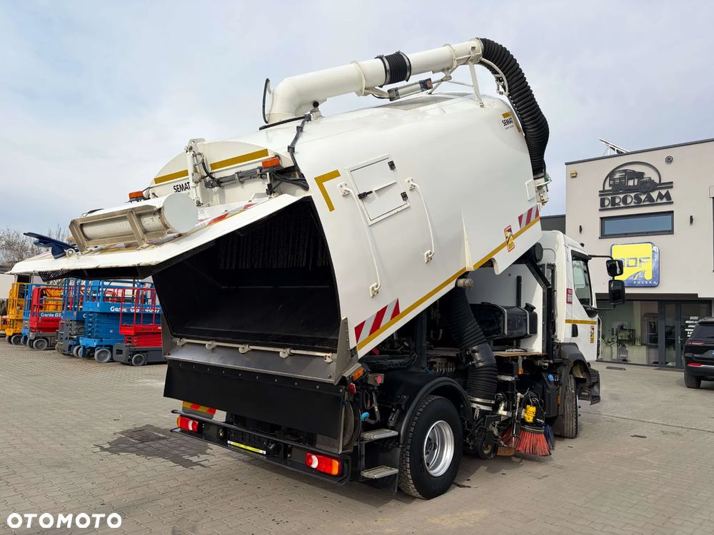 Renault D 12 zamiatarka - 16