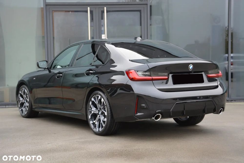 BMW Seria 3 330d xDrive mHEV M Sport - 3