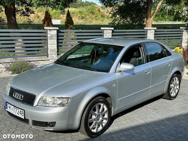 Audi A4 Limousine - 1