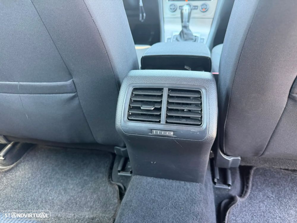 VW Golf 1.6 TDI Confortline DSG - 10