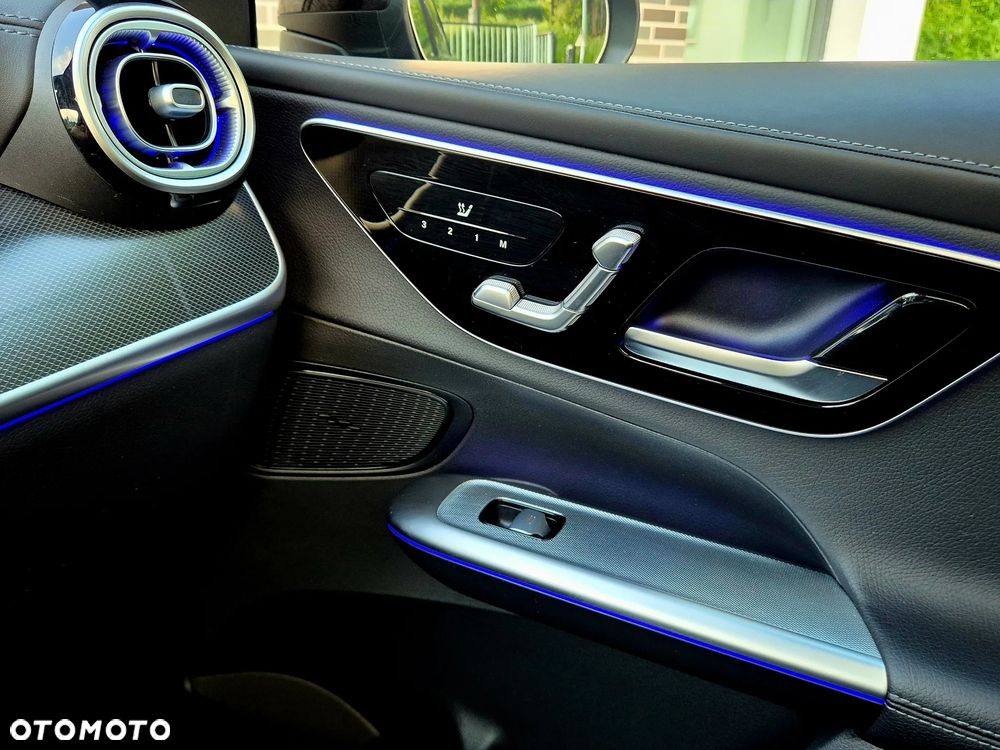 Mercedes-Benz GLC 300 4Matic 9G-TRONIC AMG Line Advanced - 26