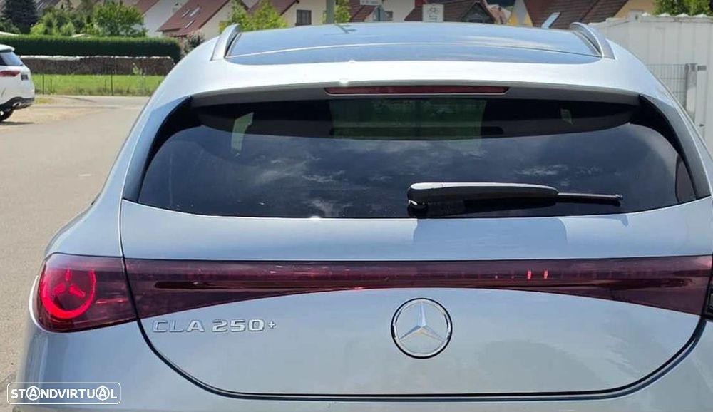 Mercedes-Benz CLA 250 EQ Shooting Brake Edition - 3