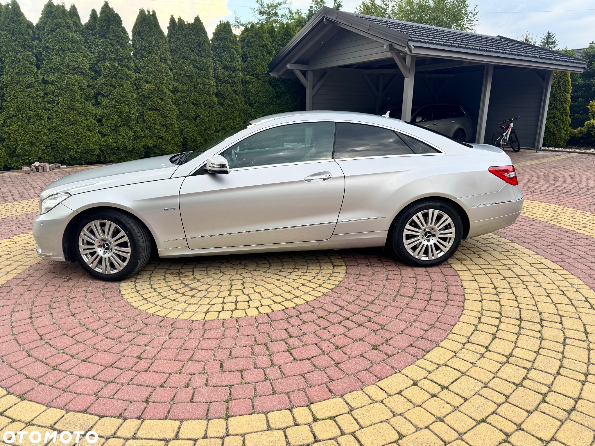 Mercedes-Benz Klasa E 350 CGI Cabrio BlueEFFICIENCY 7G-TRONIC Avantgarde - 3
