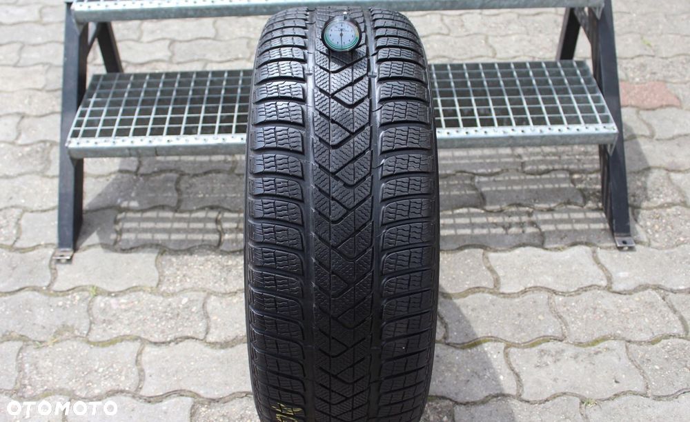 1x 245/45R19 102V XL PIRELLI WINTER SOTTOZERO 3 BMW RSC 18r 5,5mm - 2