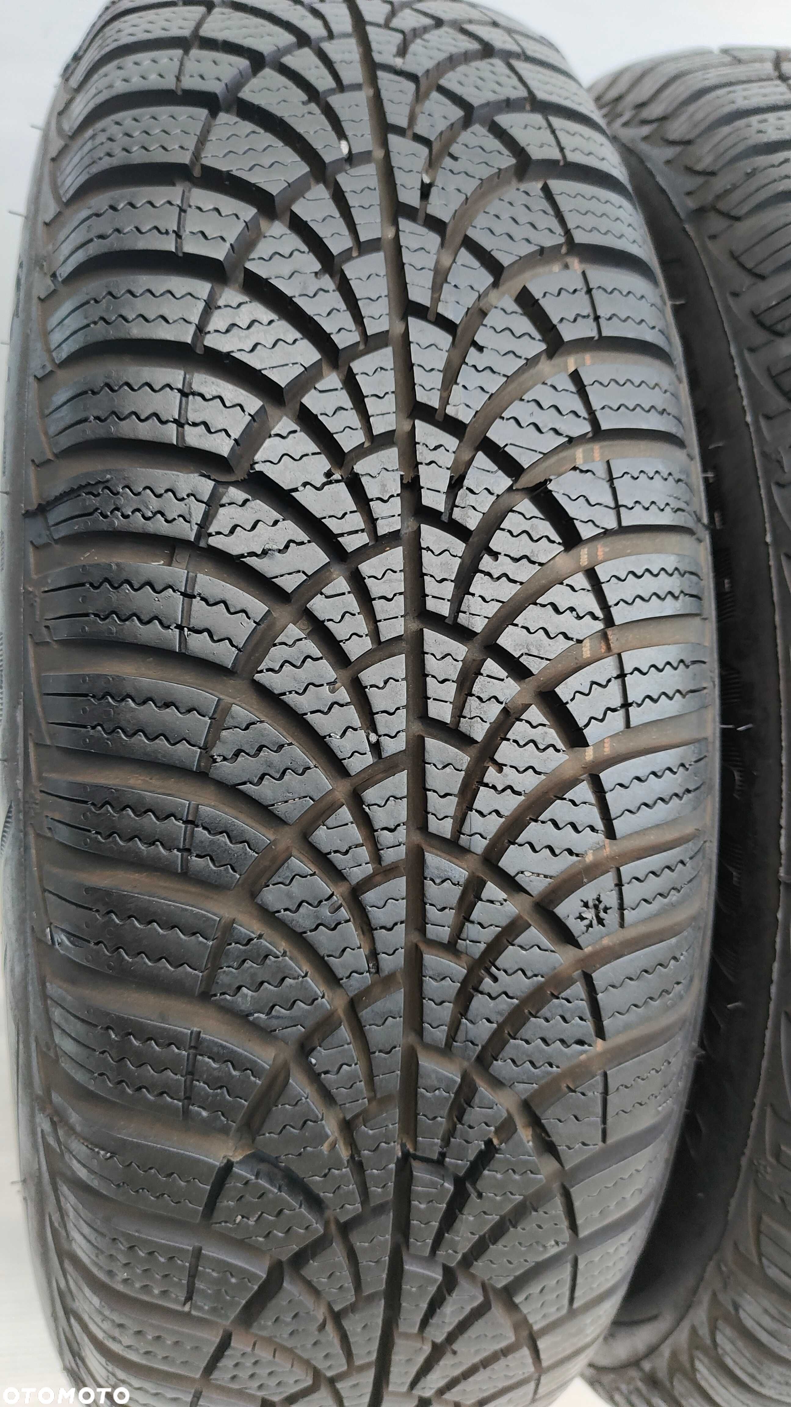 Opony Zimowe 185/65/15 Goodyear 2szt 8mm MB - 1