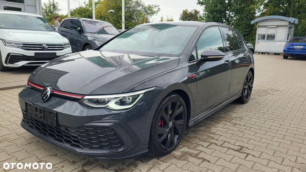 Volkswagen Golf - 2