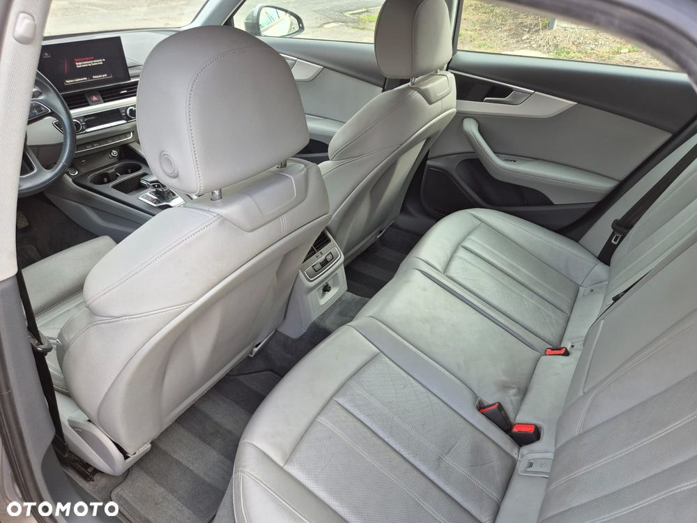 Audi A4 Limousine - 8