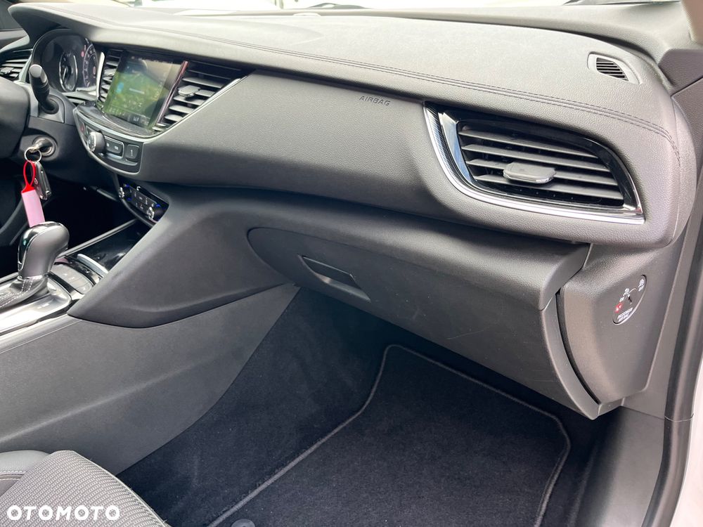 Opel Insignia - 18