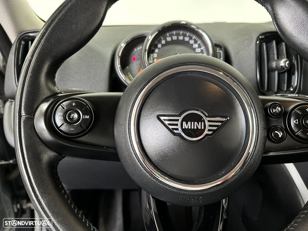 MINI Countryman Cooper SE ALL4 Auto - 25