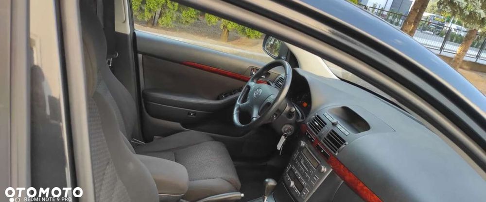Toyota Avensis - 37
