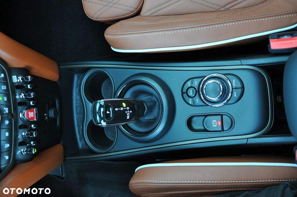 MINI John Cooper Works - 25