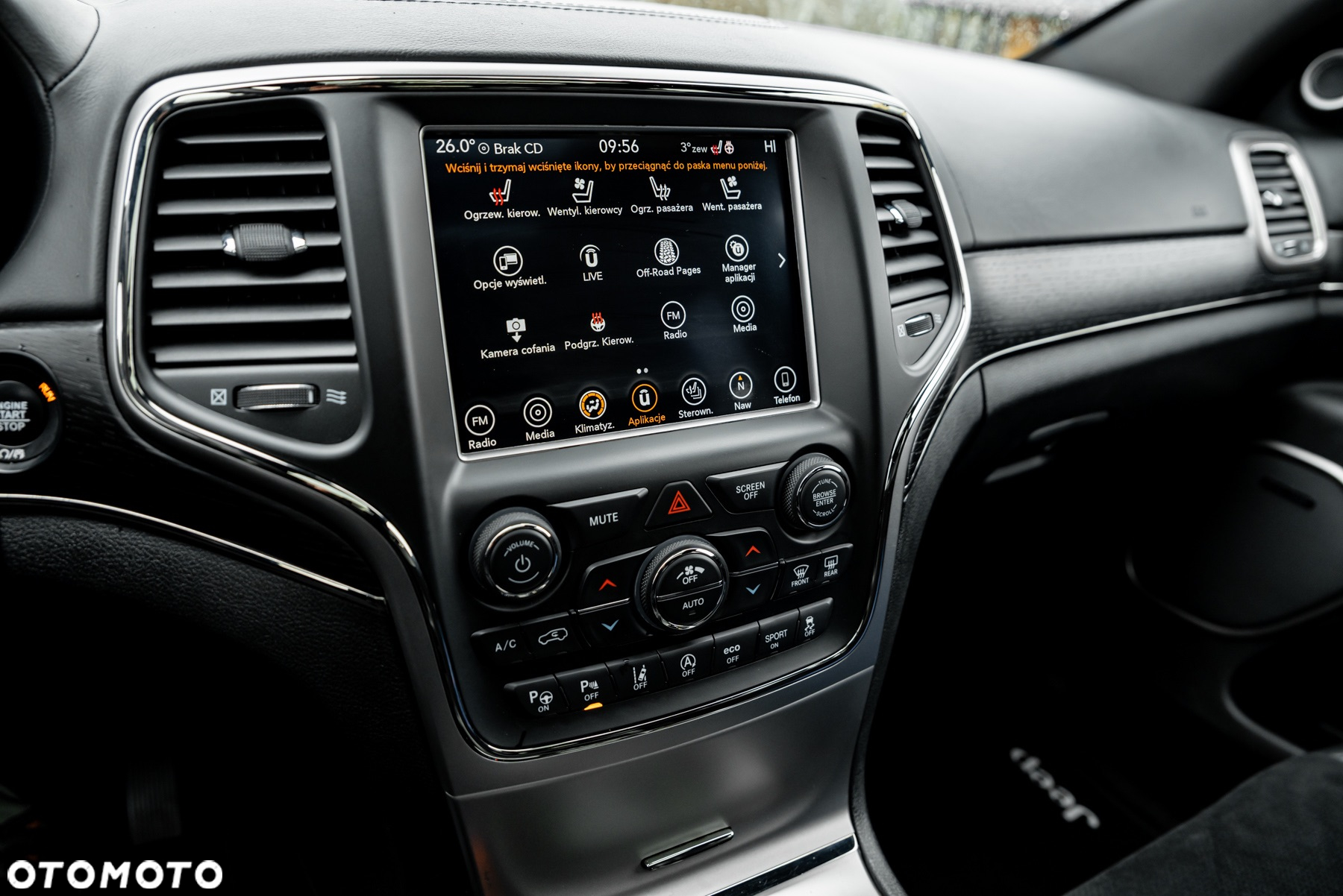 Jeep Grand Cherokee - 32
