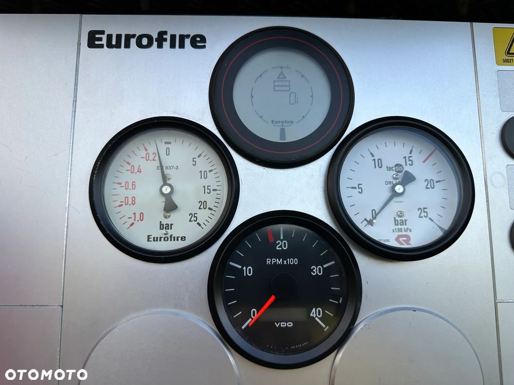 Iveco IVECO 150E28 EUROFI TECTOR STRAŻ WÓZ BOJOWY SZBKIE NATARCIE 2500 L WODY - 23