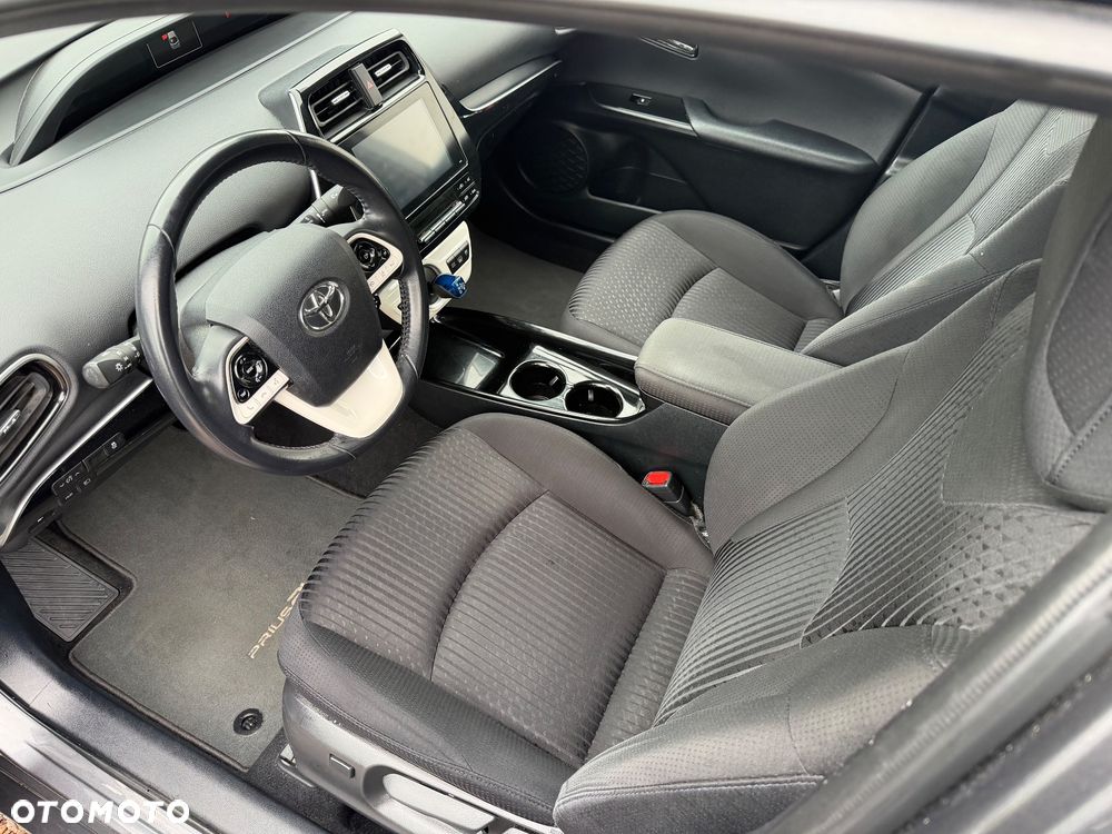 Toyota Prius Hybrid Executive - 11