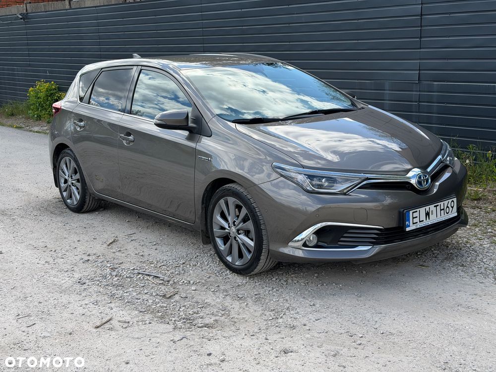 Toyota Auris Hybrid 135 Prestige - 2