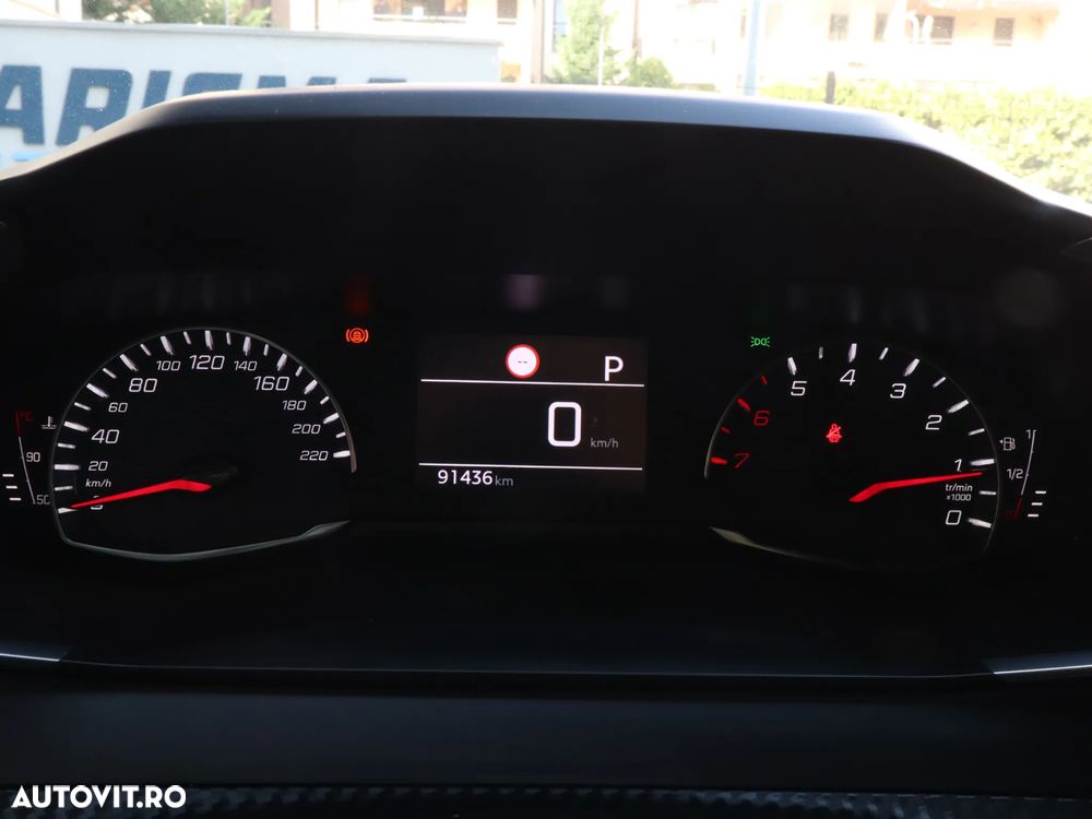 Peugeot 2008 PureTech 130 EAT8 Allure Pack - 18