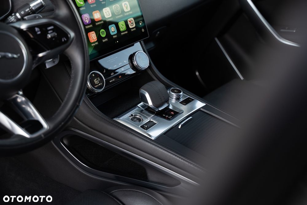 Jaguar F-Pace D200 AWD R-Dynamic HSE - 28