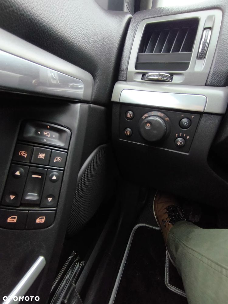 Opel Vectra 1.8 Sport - 24