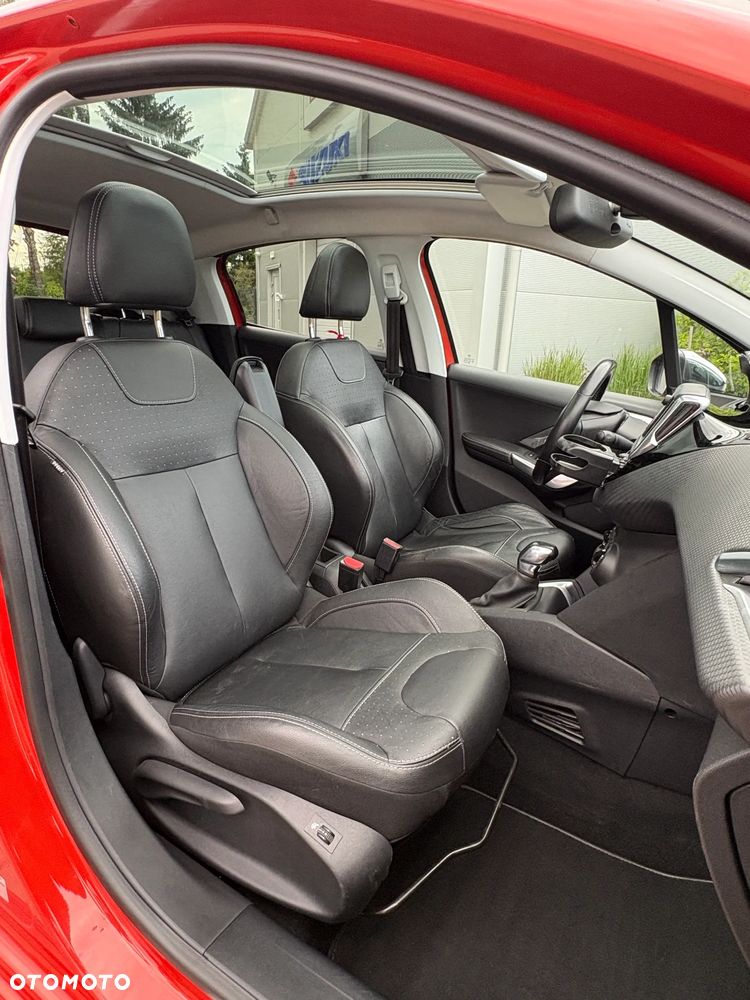 Peugeot 208 1.2 PureTech Allure - 15