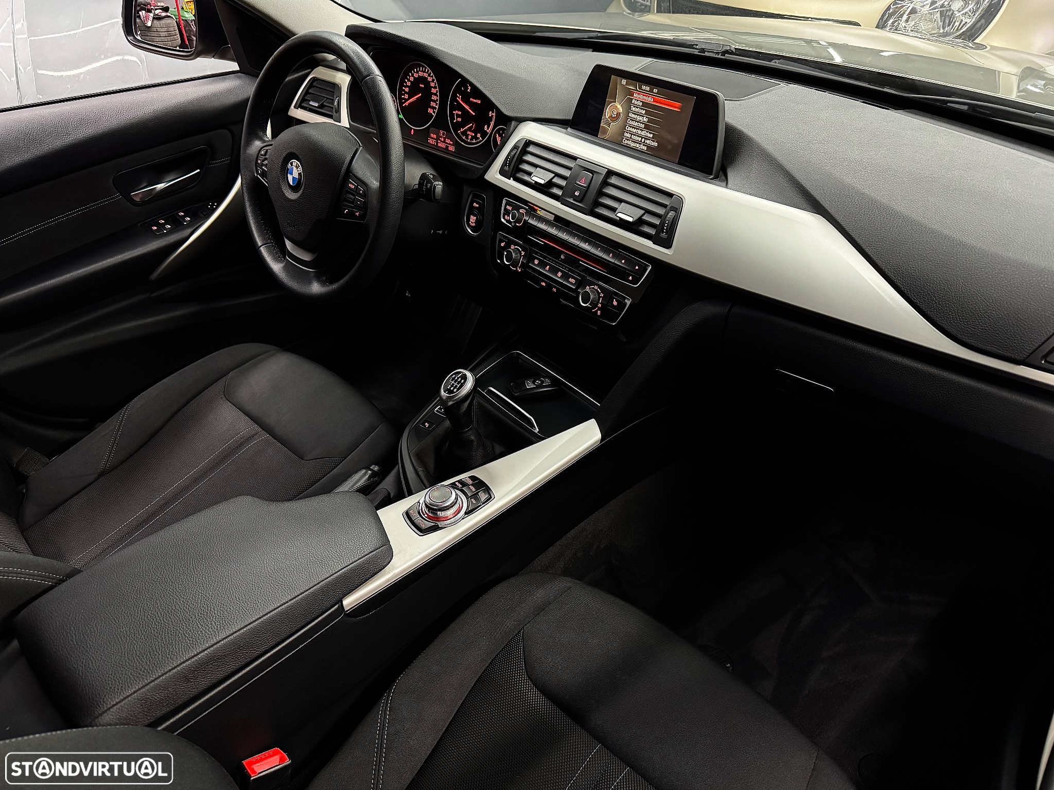 BMW 318 d Touring Line Modern - 22