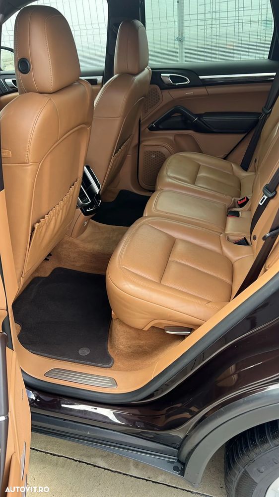 Porsche Cayenne 3.0 L - 9
