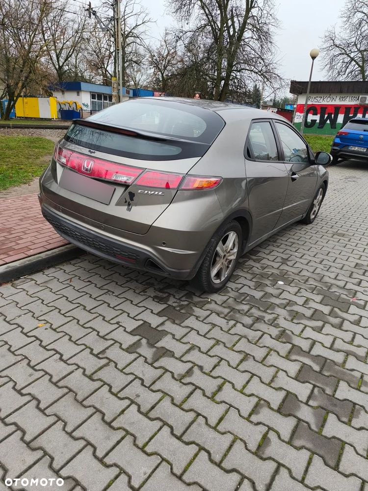 Honda Civic 1.8 Executive - 3