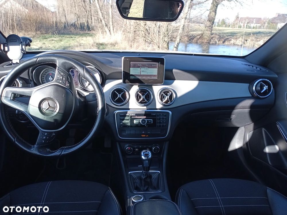 Mercedes-Benz GLA 200 (CDI) d - 12
