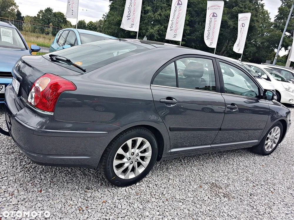 Toyota Avensis 2.0 VVT-i Executive - 31