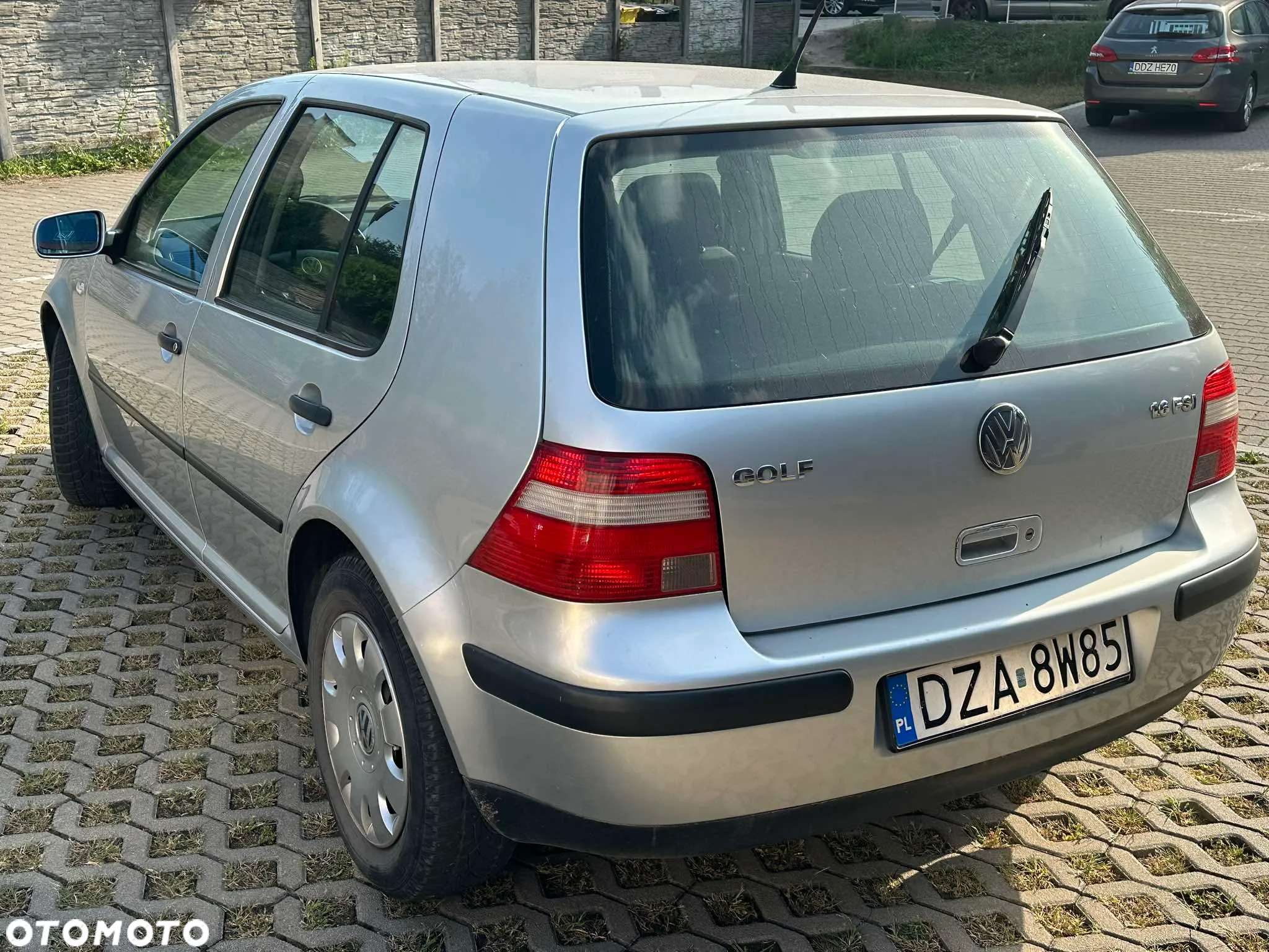 Volkswagen Golf - 2