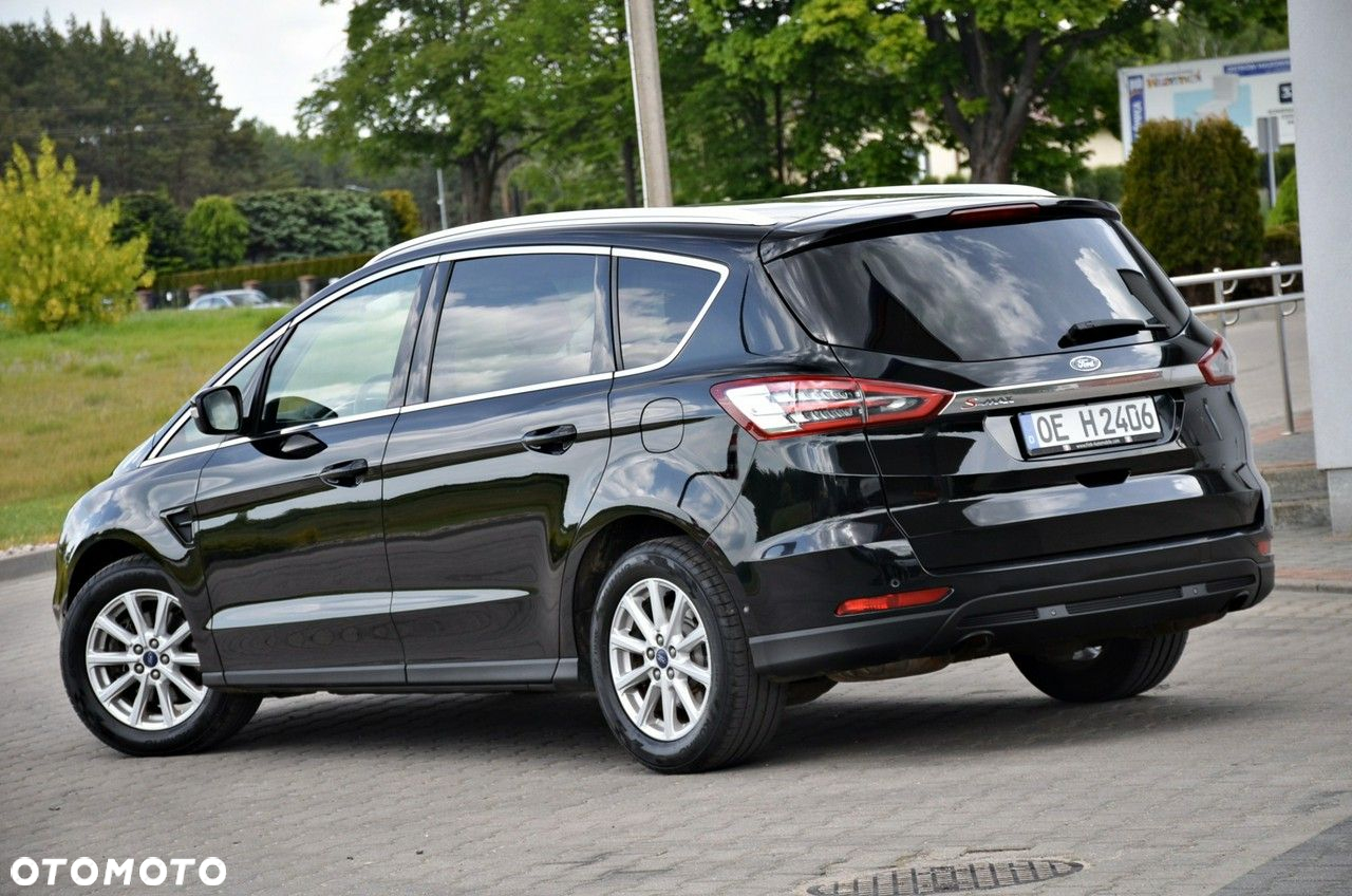 Ford S-Max - 11