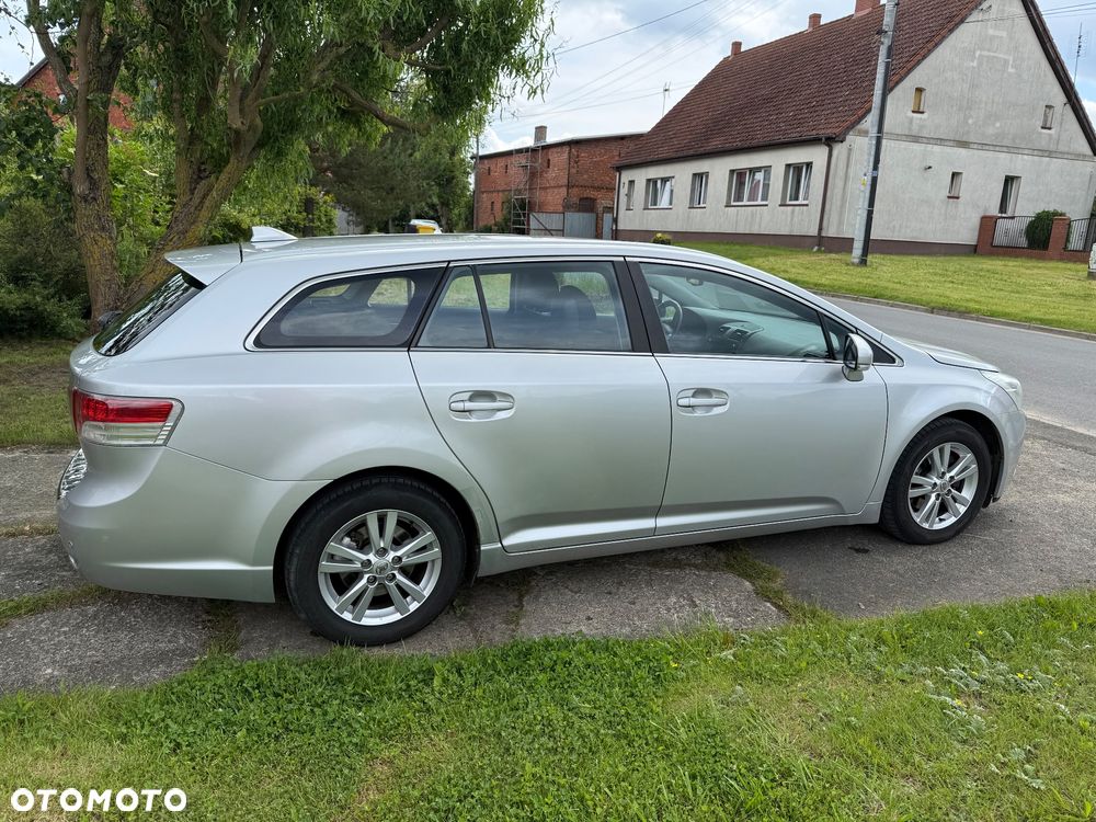 Toyota Avensis 1.8 Sol - 6