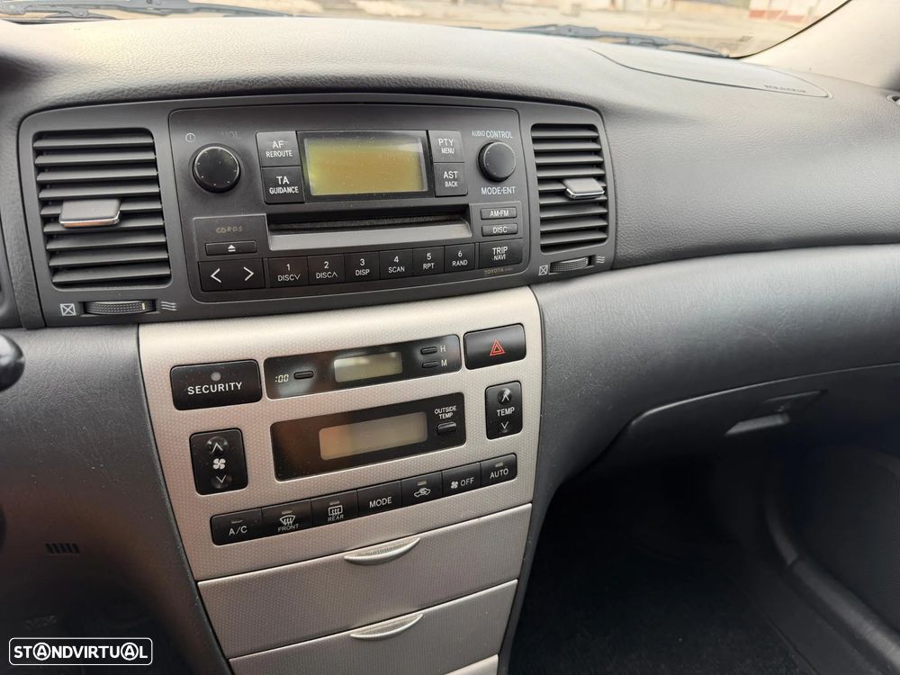 Toyota Corolla 1.4 SE - 11