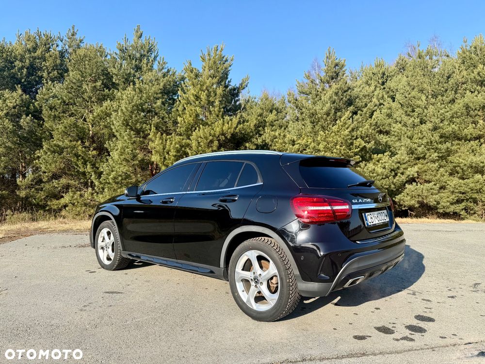 Mercedes-Benz GLA 250 4Matic 7G-DCT AMG Line - 8