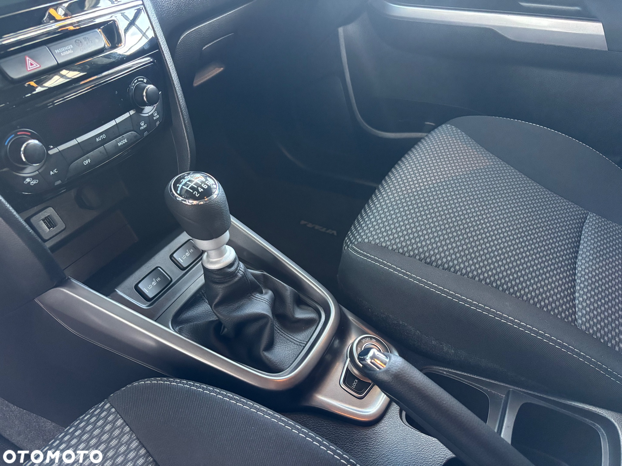 Suzuki Vitara 1.4 Boosterjet Premium 4WD - 12