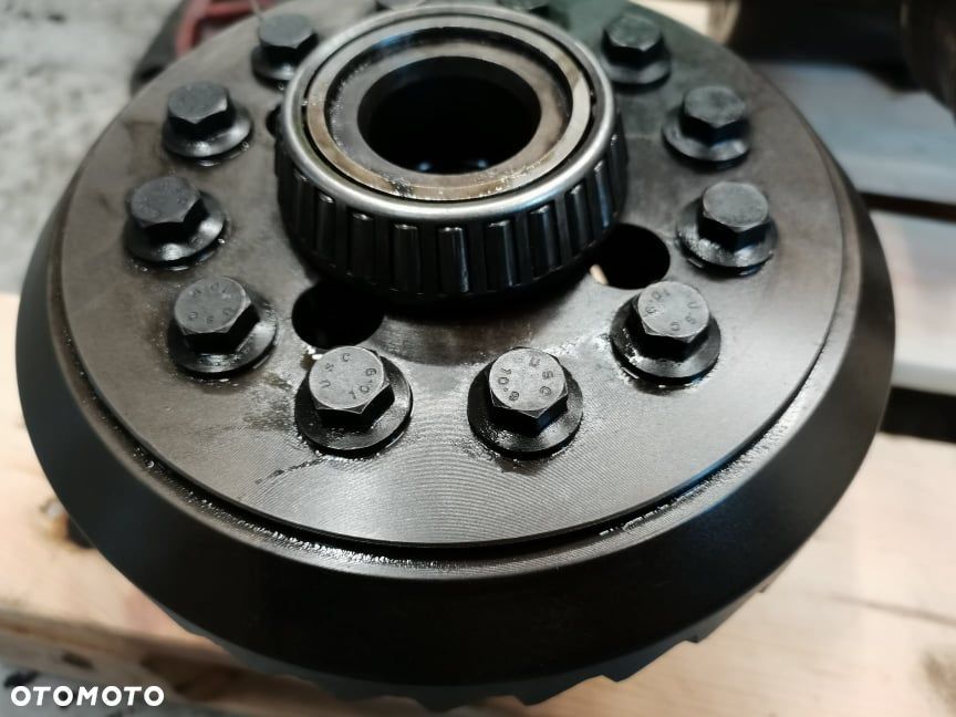 Środek mostu Manitou MT 732 {Spicer 11X35} - 8