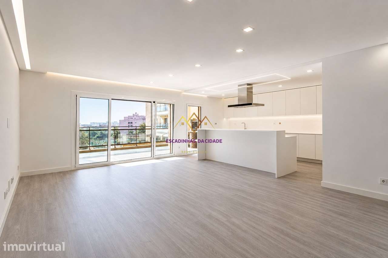 T2 com Vista Rio e 43 m² de Espaço Exterior, Garagem Box e 1 lugar de - Grande imagem: 5/31