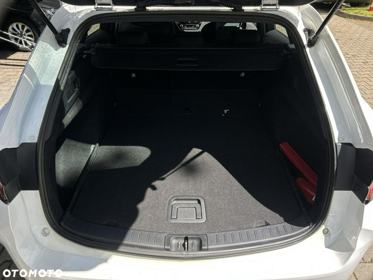 Toyota Corolla 1.8 Hybrid Comfort - 12