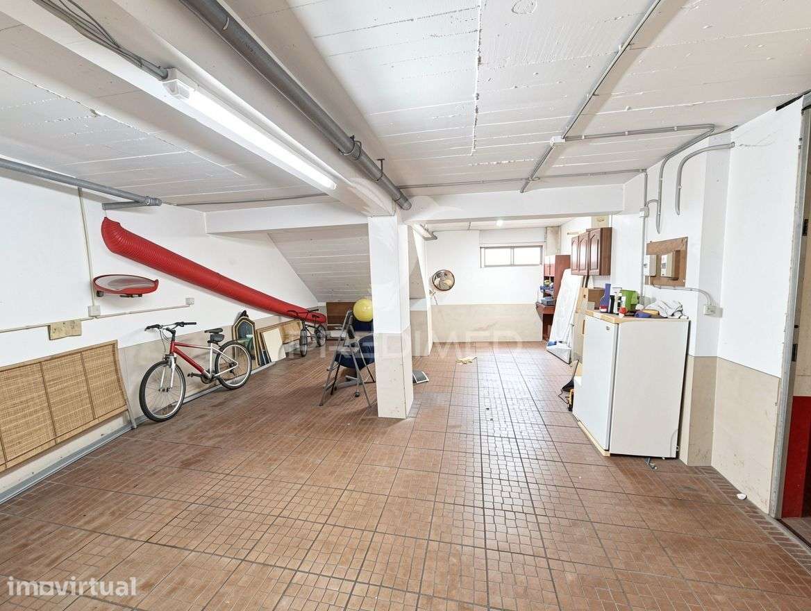 Garagem em Linda-a-Velha (Moinhos) - Grande imagem: 3/7