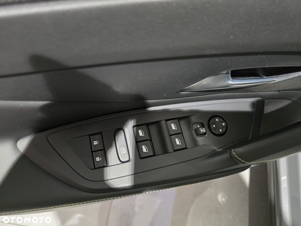 Peugeot 408 1.2 PureTech mHEV GT Exclusive S&S e-DCS6 - 12