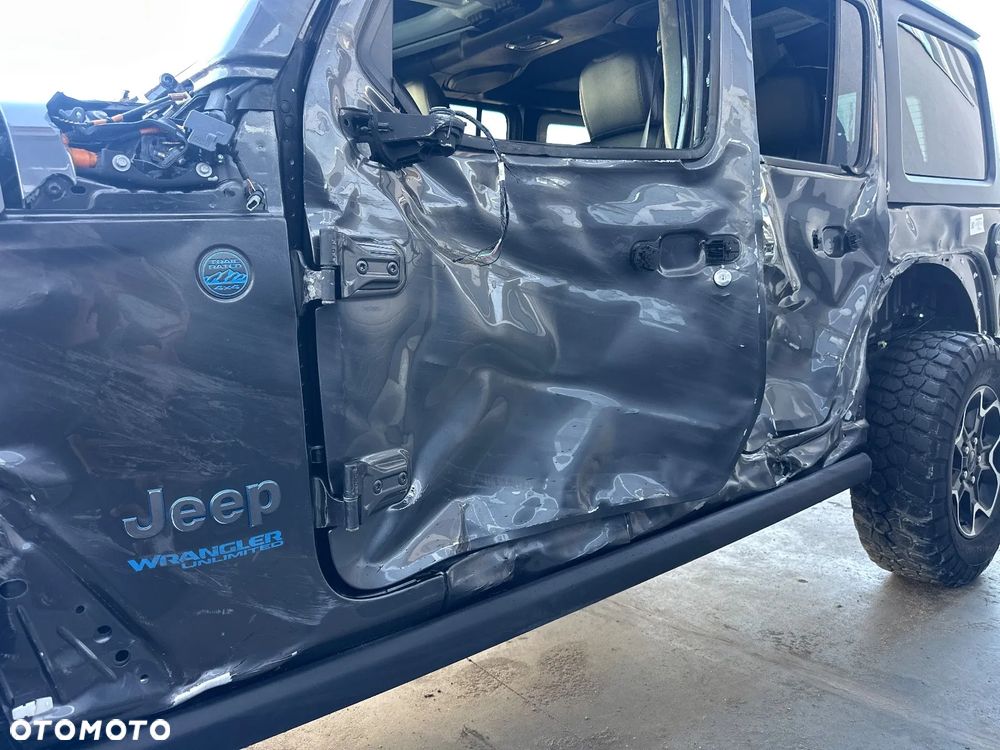 Jeep Wrangler - 16