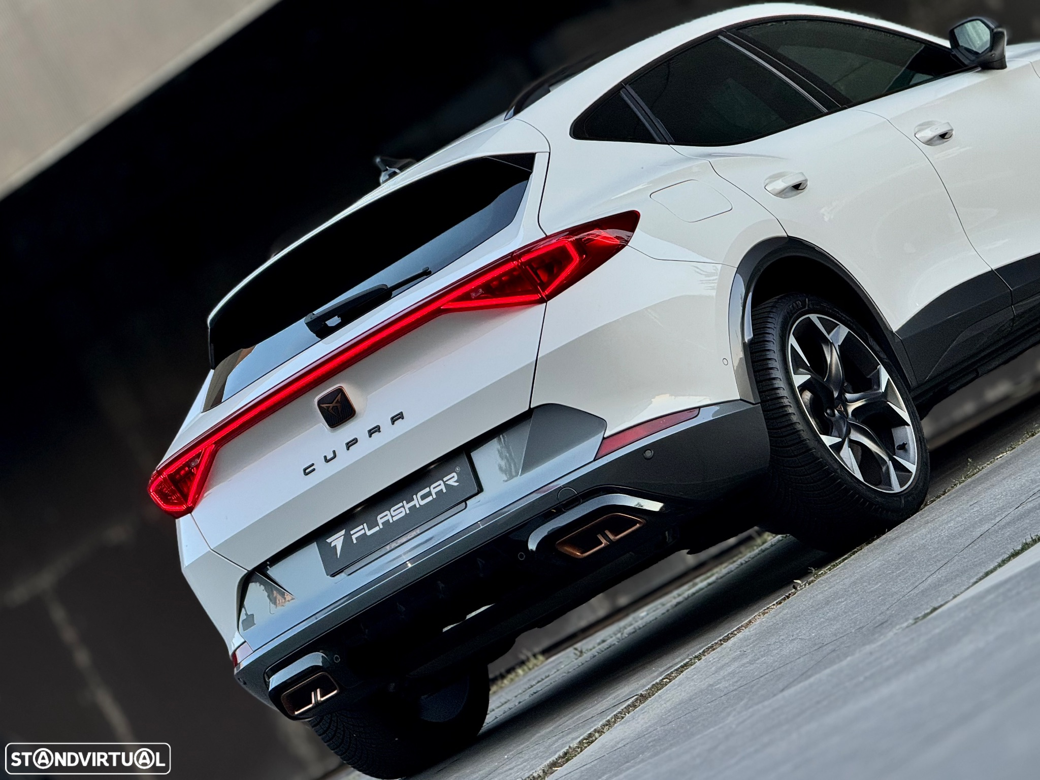 Cupra Formentor 1.4 e-Hybrid DSG VZ - 35