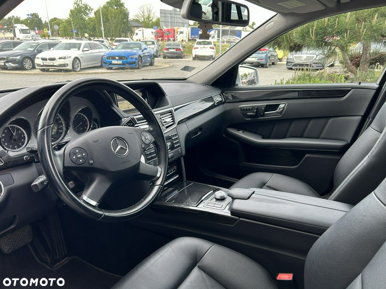Mercedes-Benz Klasa E - 9