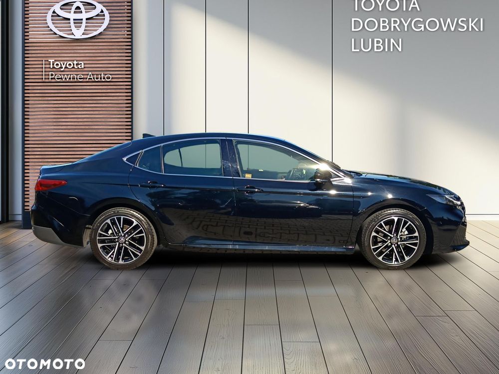 Toyota Camry - 6