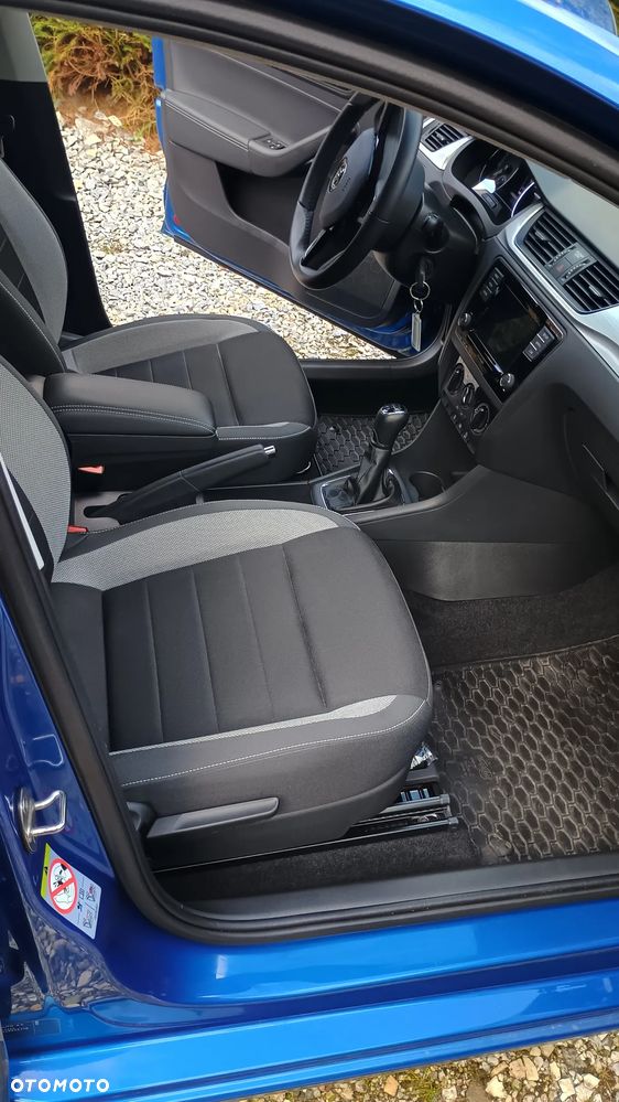 Skoda RAPID 1.0 TSI Ambition - 17