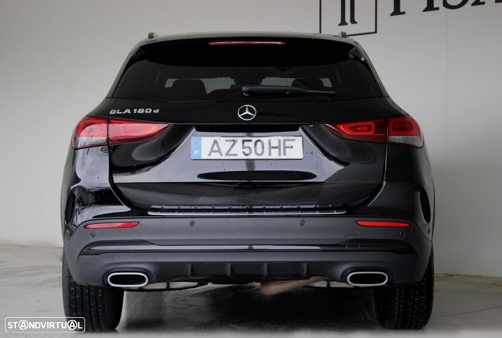 Mercedes-Benz GLA 180 d AMG Line - 3