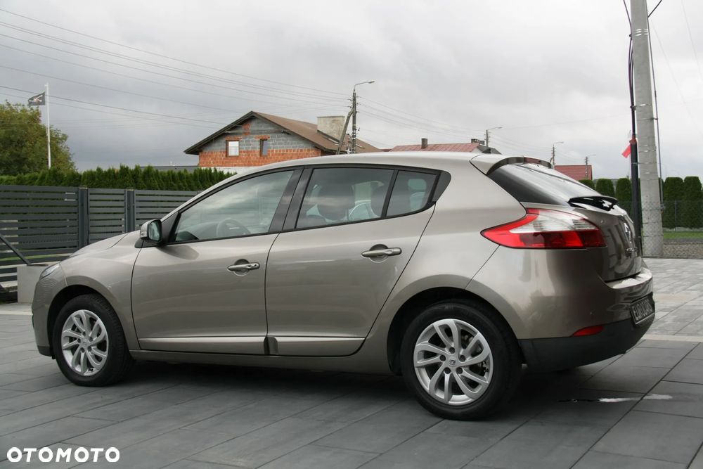 Renault Megane 1.6 16V Dynamique Euro5 - 11