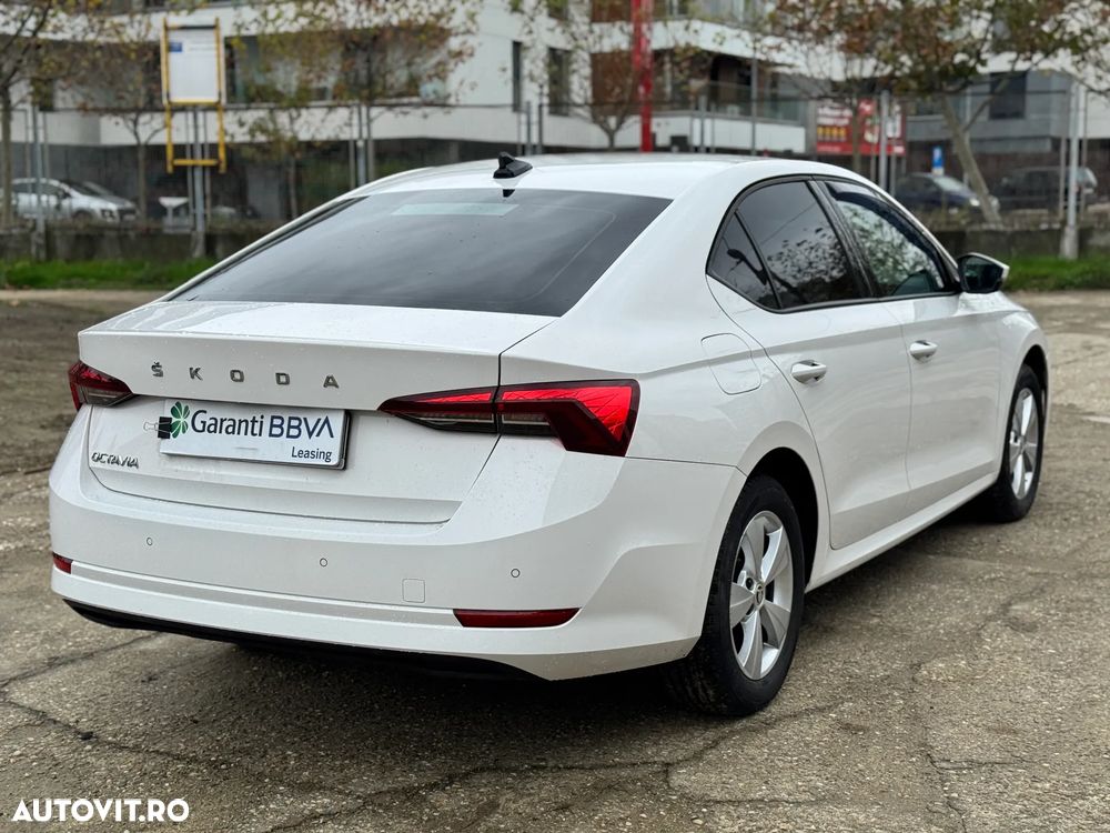 Skoda Octavia 2.0 TDI DSG Ambition - 4