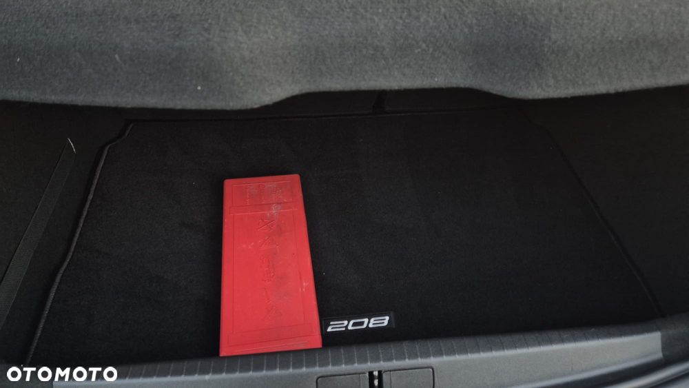 Peugeot 208 PureTech 100 EAT8 Allure - 18