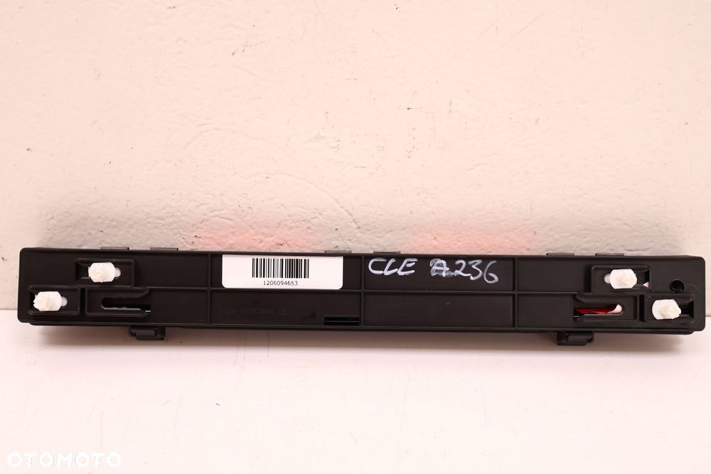 MERCEDES-BENZ CLE A236 TRÓJKĄT OSTRZEGAWCZY ZESTAW A0008901900, A0008900597, A0008900397 - 8