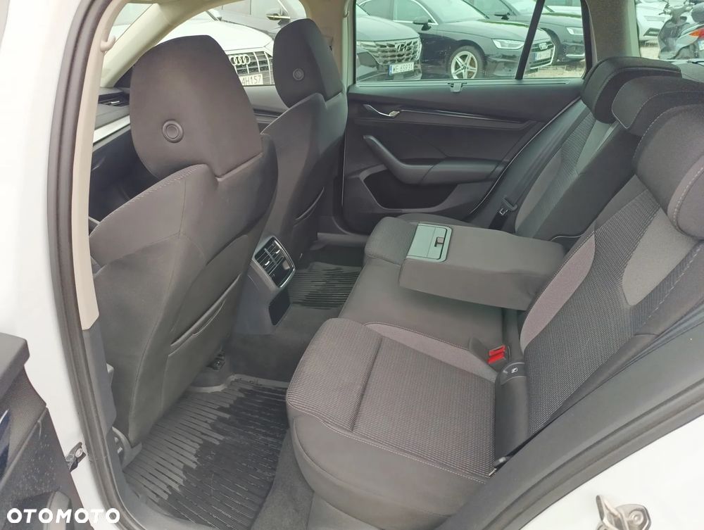 Skoda Octavia 2.0 TDI Style DSG - 16